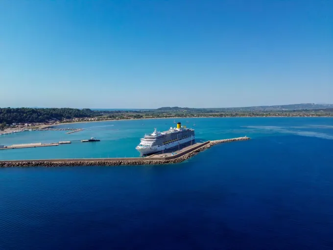 Legionnaires' Disease on Ships: What Liveaboards Need to Know